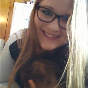 Meet your Posher, Laura